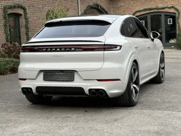 PORSCHE Cayenne Coupe
