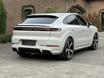 PORSCHE Cayenne Coupe