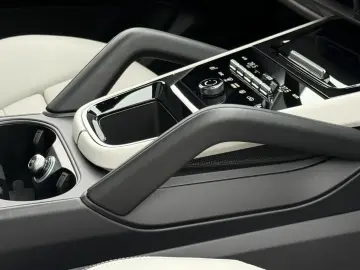 PORSCHE Cayenne Coupe