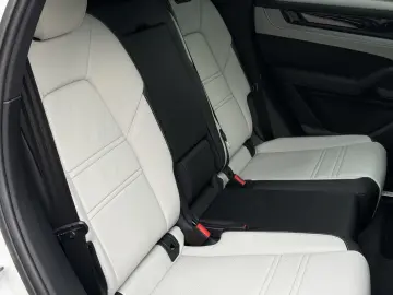 PORSCHE Cayenne Coupe