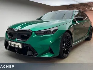 BMW M5 Touring AHK HUD Sitzbelü ACC 360  NP 155T