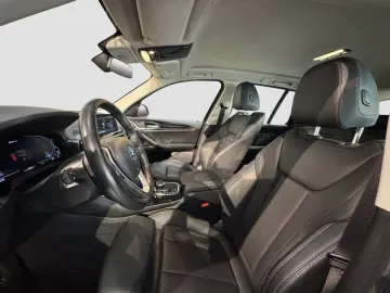 BMW X3 xDrive30e AT Navi Bluetooth PDC MP3 Schn.