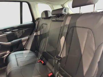 BMW X3 xDrive30e AT Navi Bluetooth PDC MP3 Schn.