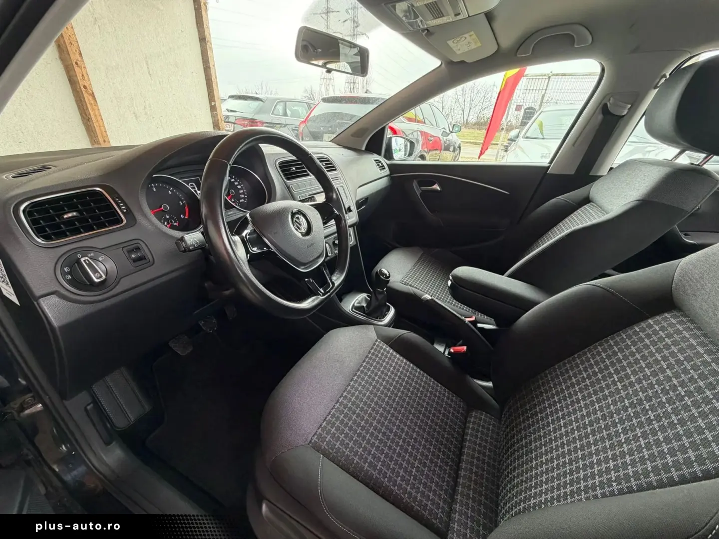 Volkswagen Polo Gen-V-2009-2017