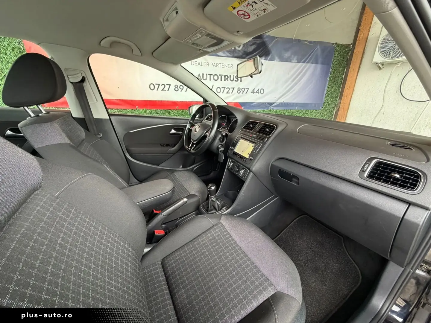 Volkswagen Polo Gen-V-2009-2017