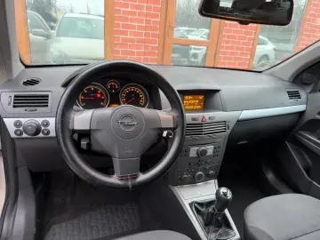 Opel Astra Gen-H-2004-2010