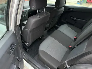 Opel Astra Gen-H-2004-2010