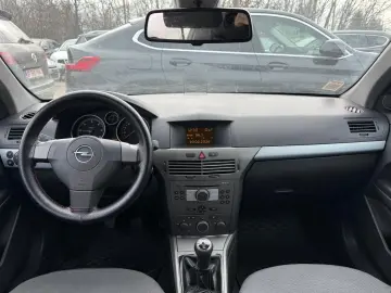 Opel Astra Gen-H-2004-2010