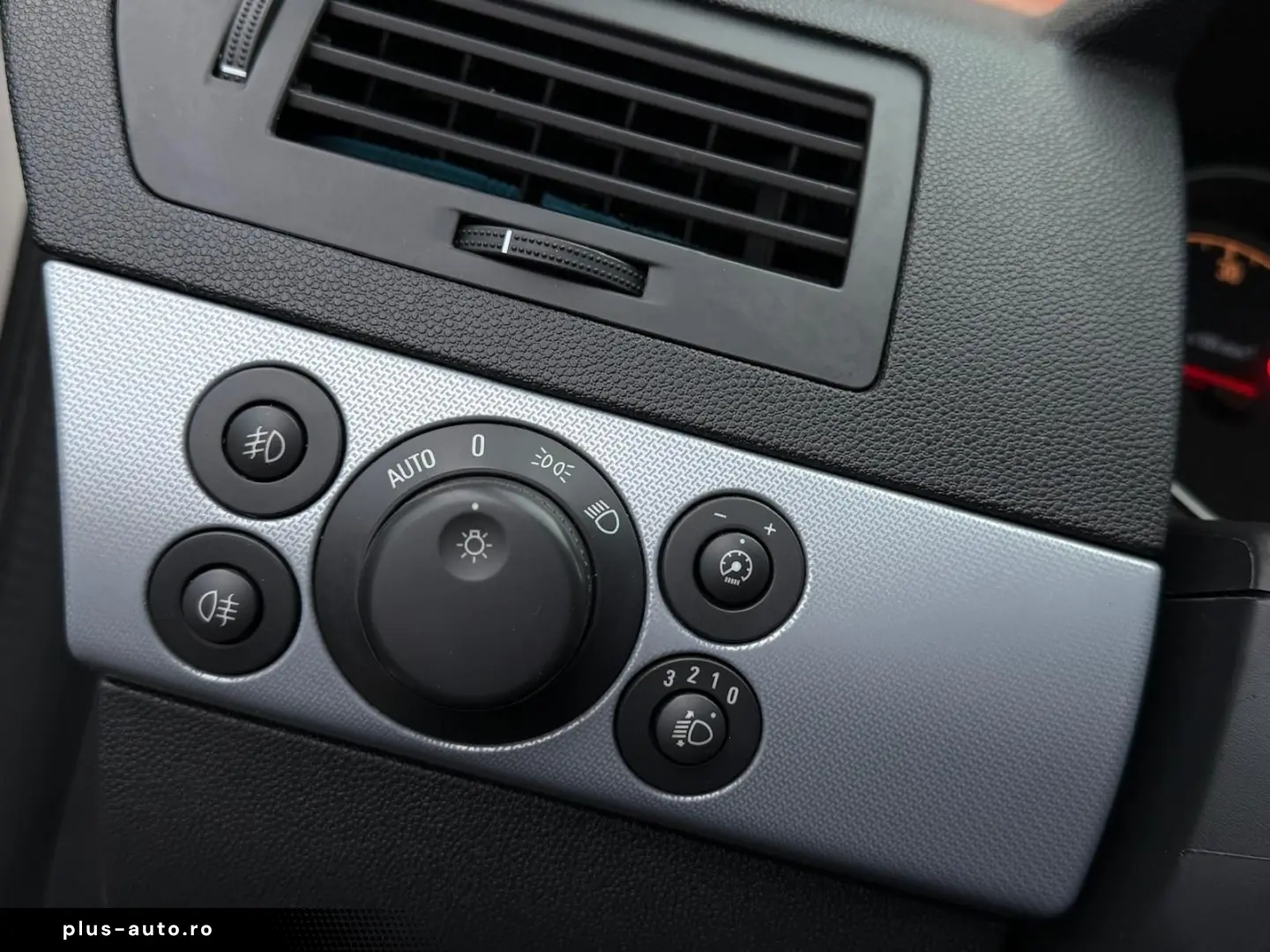 Opel Astra Gen-H-2004-2010