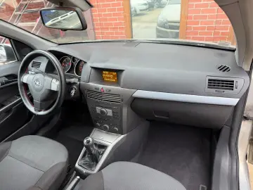 Opel Astra Gen-H-2004-2010