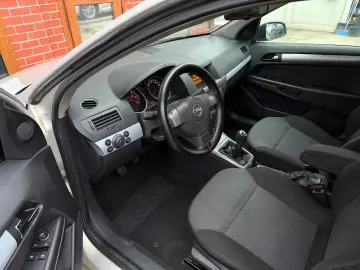 Opel Astra Gen-H-2004-2010