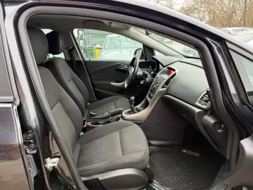 Opel Astra Gen-J-2009-2018