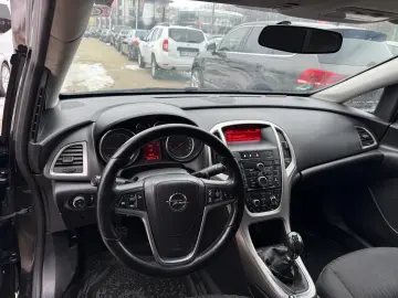 Opel Astra Gen-J-2009-2018