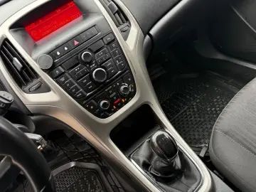 Opel Astra Gen-J-2009-2018