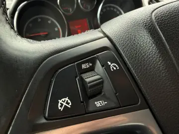 Opel Astra Gen-J-2009-2018