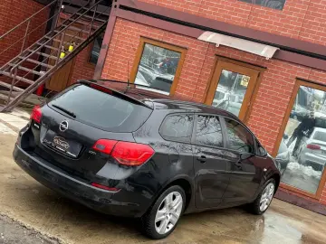 Opel Astra Gen-J-2009-2018