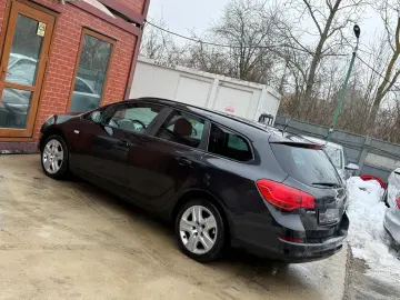 Opel Astra Gen-J-2009-2018
