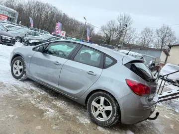 Opel Astra Gen-J-2009-2018