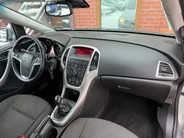 Opel Astra Gen-J-2009-2018