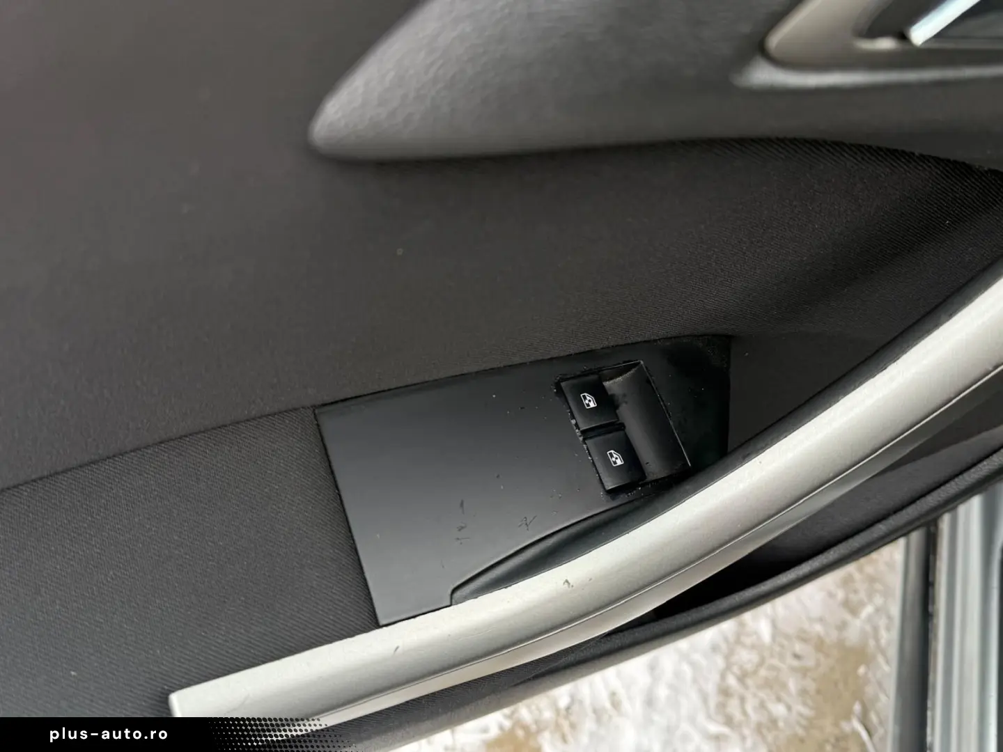 Opel Astra Gen-J-2009-2018