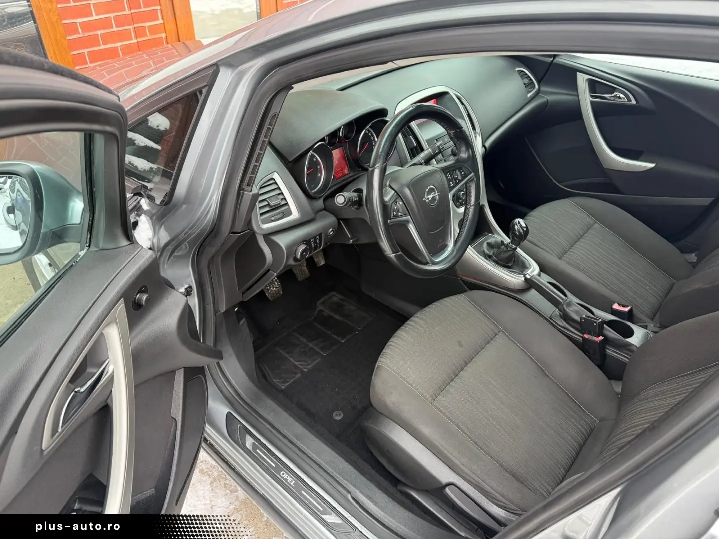 Opel Astra Gen-J-2009-2018