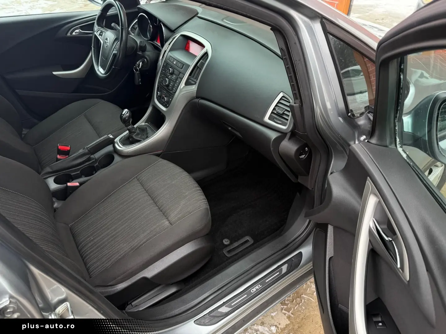 Opel Astra Gen-J-2009-2018