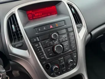Opel Astra Gen-J-2009-2018