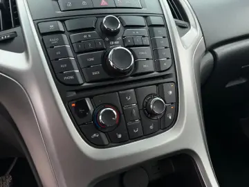 Opel Astra Gen-J-2009-2018