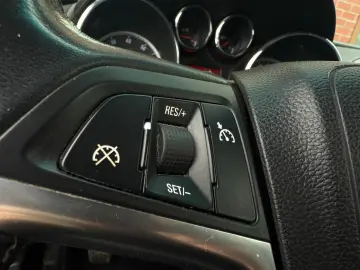 Opel Astra Gen-J-2009-2018