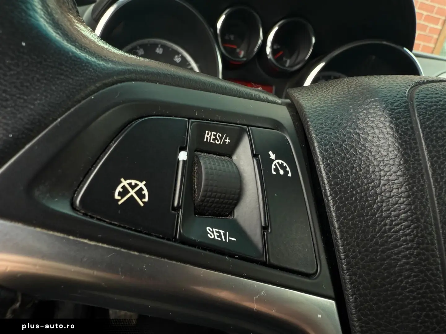 Opel Astra Gen-J-2009-2018