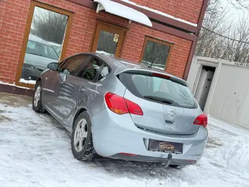 Opel Astra Gen-J-2009-2018