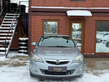 Opel Astra Gen-J-2009-2018