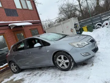 Opel Astra Gen-J-2009-2018