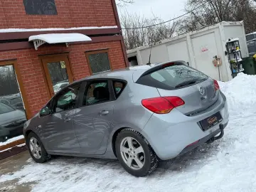 Opel Astra Gen-J-2009-2018