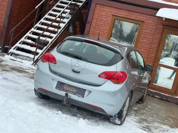 Opel Astra Gen-J-2009-2018