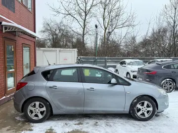 Opel Astra Gen-J-2009-2018