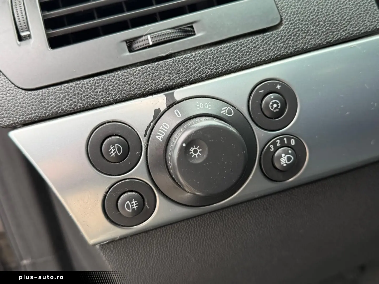 Opel Astra Gen-H-2004-2010