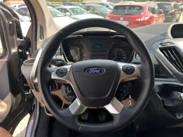 Ford Tourneo-Custom-