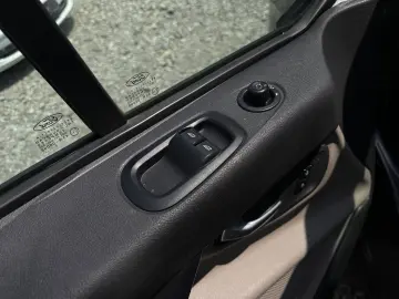 Ford Tourneo-Custom-