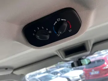 Ford Tourneo-Custom-