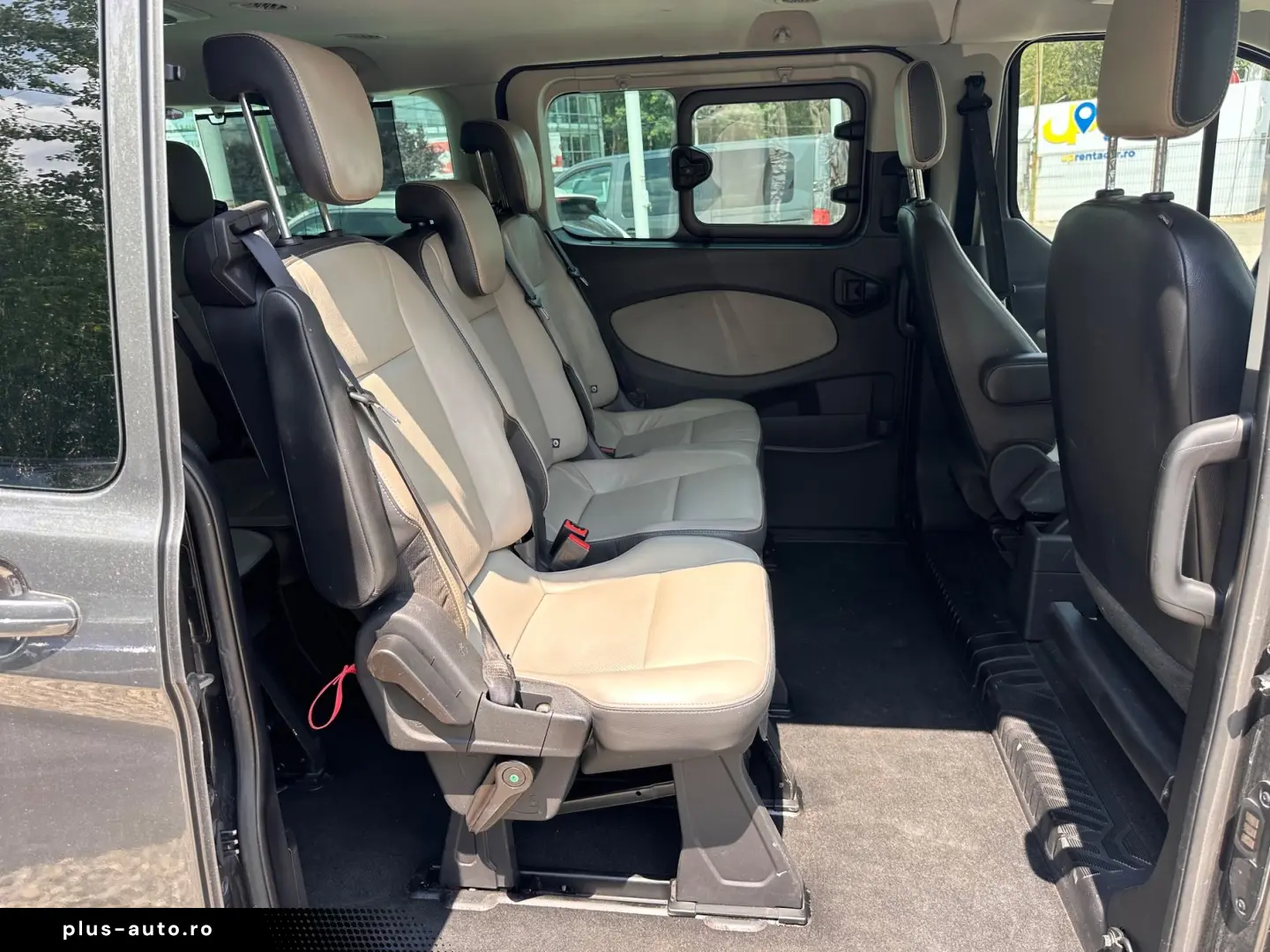 Ford Tourneo-Custom-