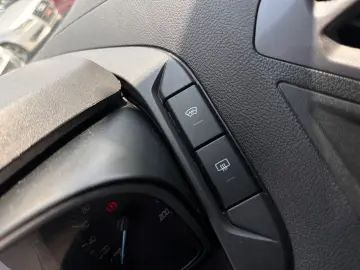 Ford Tourneo-Custom-