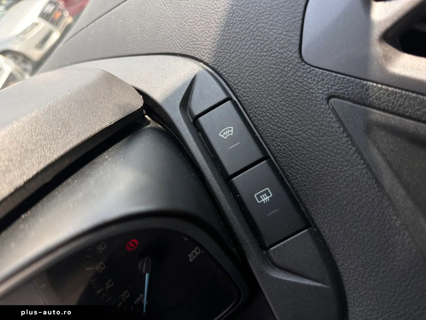 Ford Tourneo-Custom-