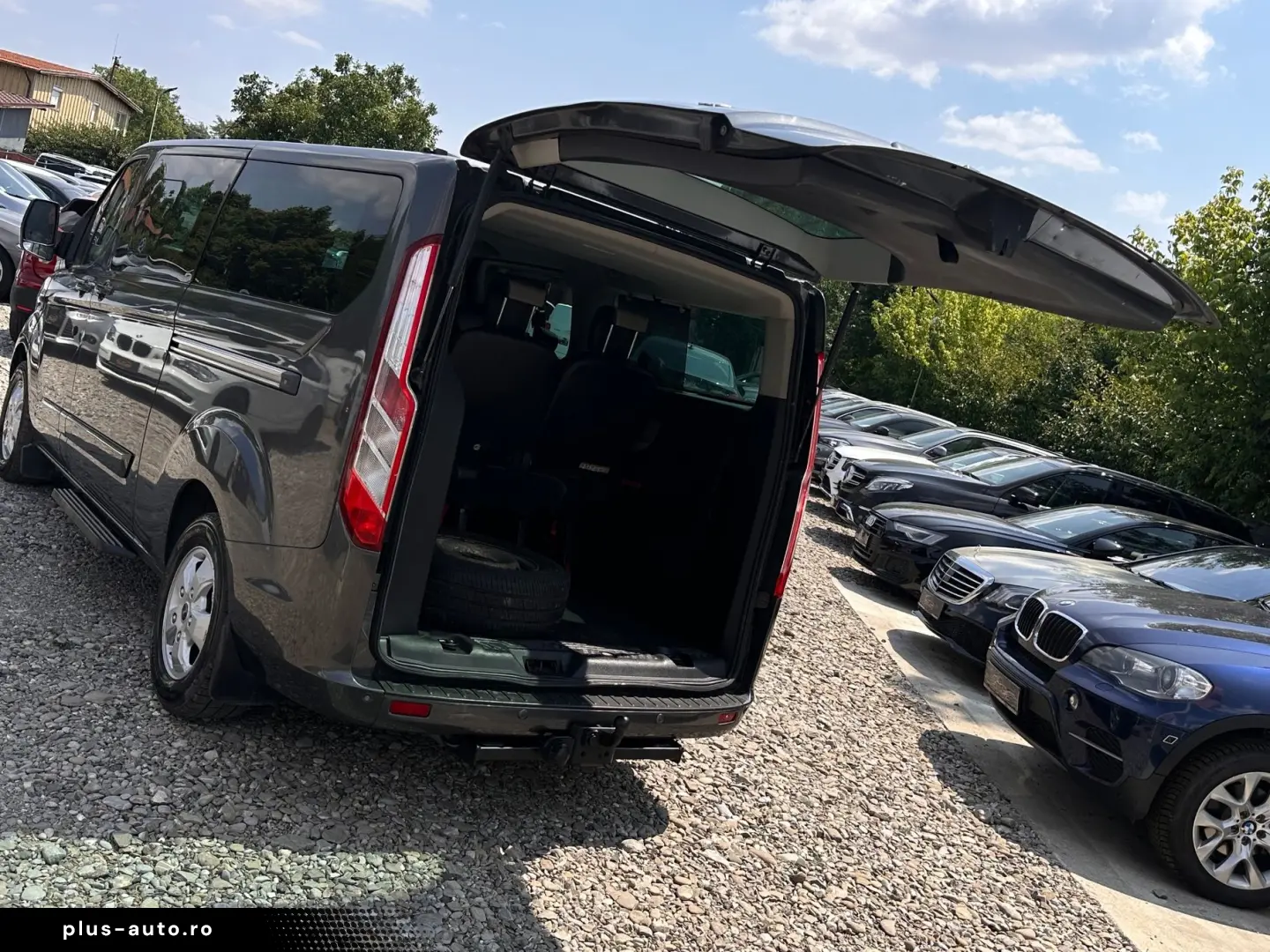 Ford Tourneo-Custom-