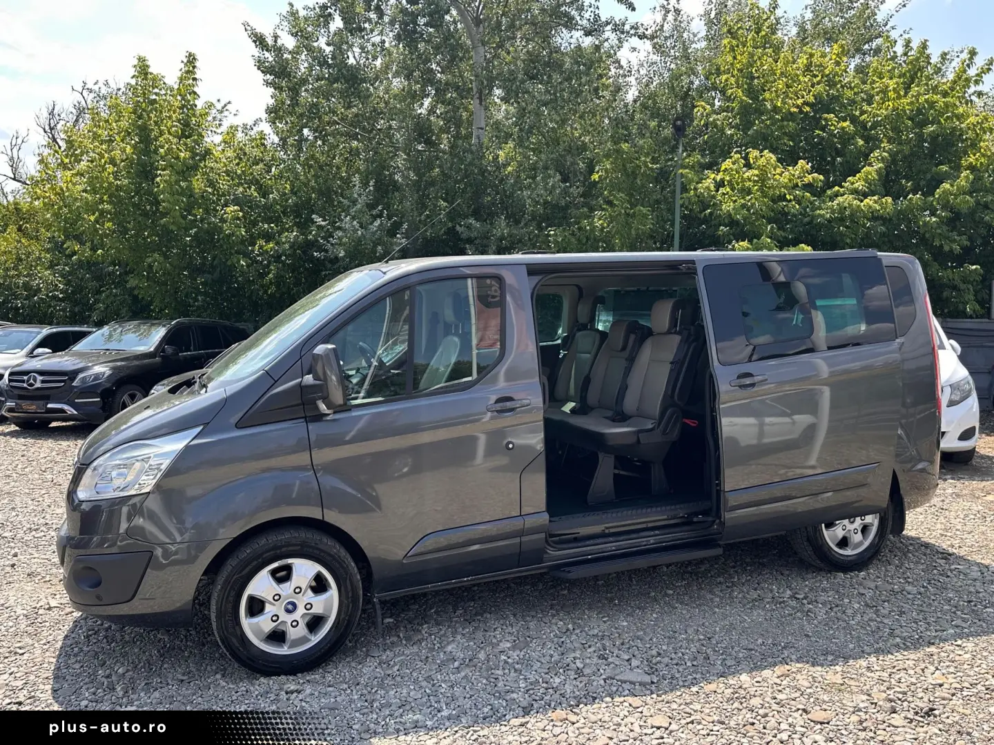 Ford Tourneo-Custom-