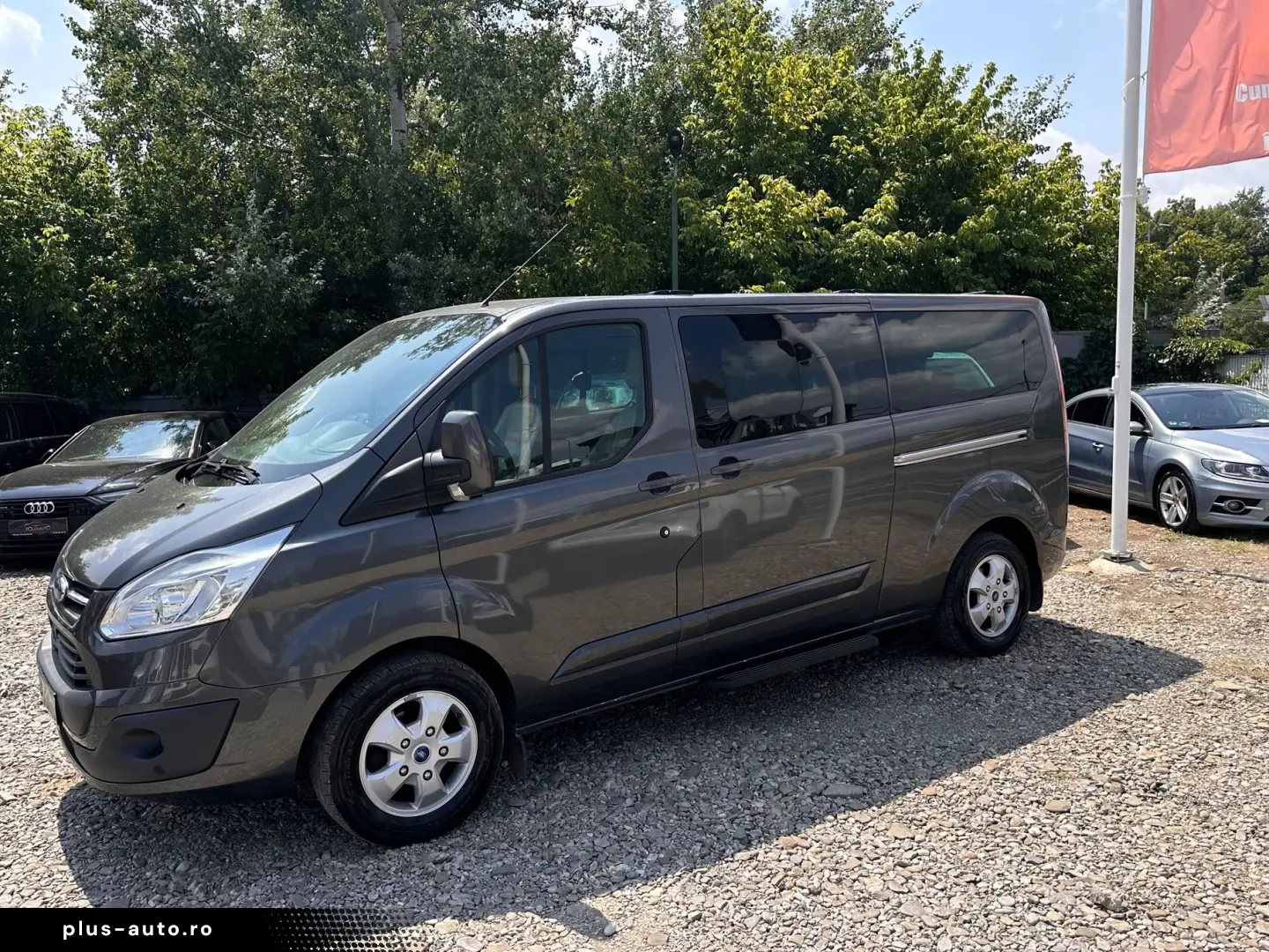 Ford Tourneo-Custom-