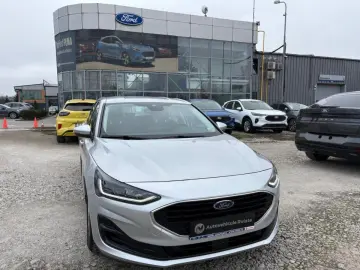 Ford Focus 2022 - via workleto.com