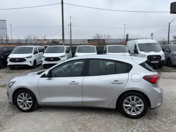 Ford Focus 2022 - via workleto.com