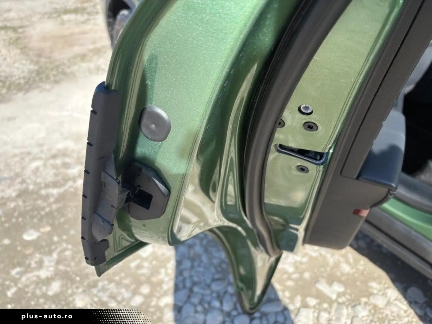 Ford Kuga 2024 - via workleto.com