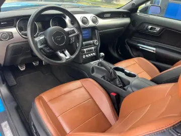 Ford Mustang 2022 - via workleto.com